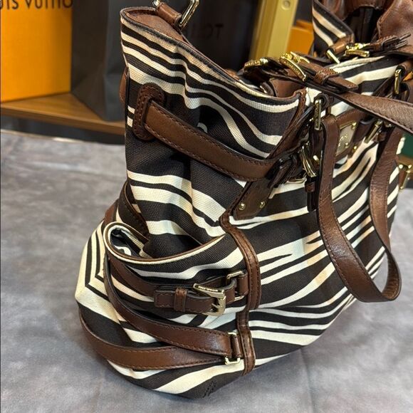 Michael Kors Bag - Picture 7 of 9